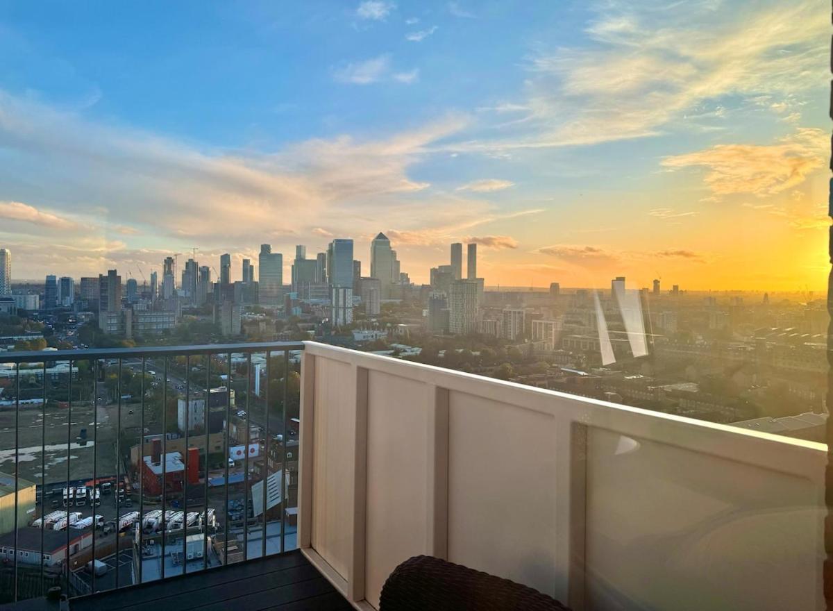 View Two Bedroom Entire Enjoy River & Views, Skyline Views *