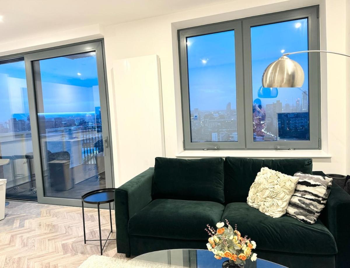 Apartment View Two Bedroom Entire Enjoy River & Views, Skyline Views London